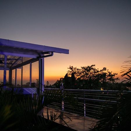 Hotel Alaya 데라둔 외부 사진
