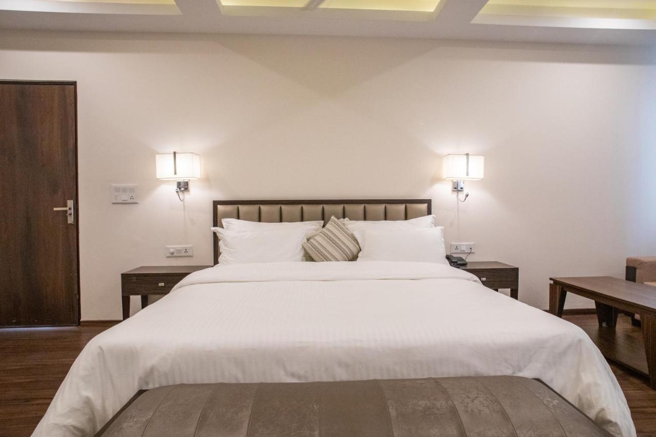 Hotel Alaya 데라둔 외부 사진