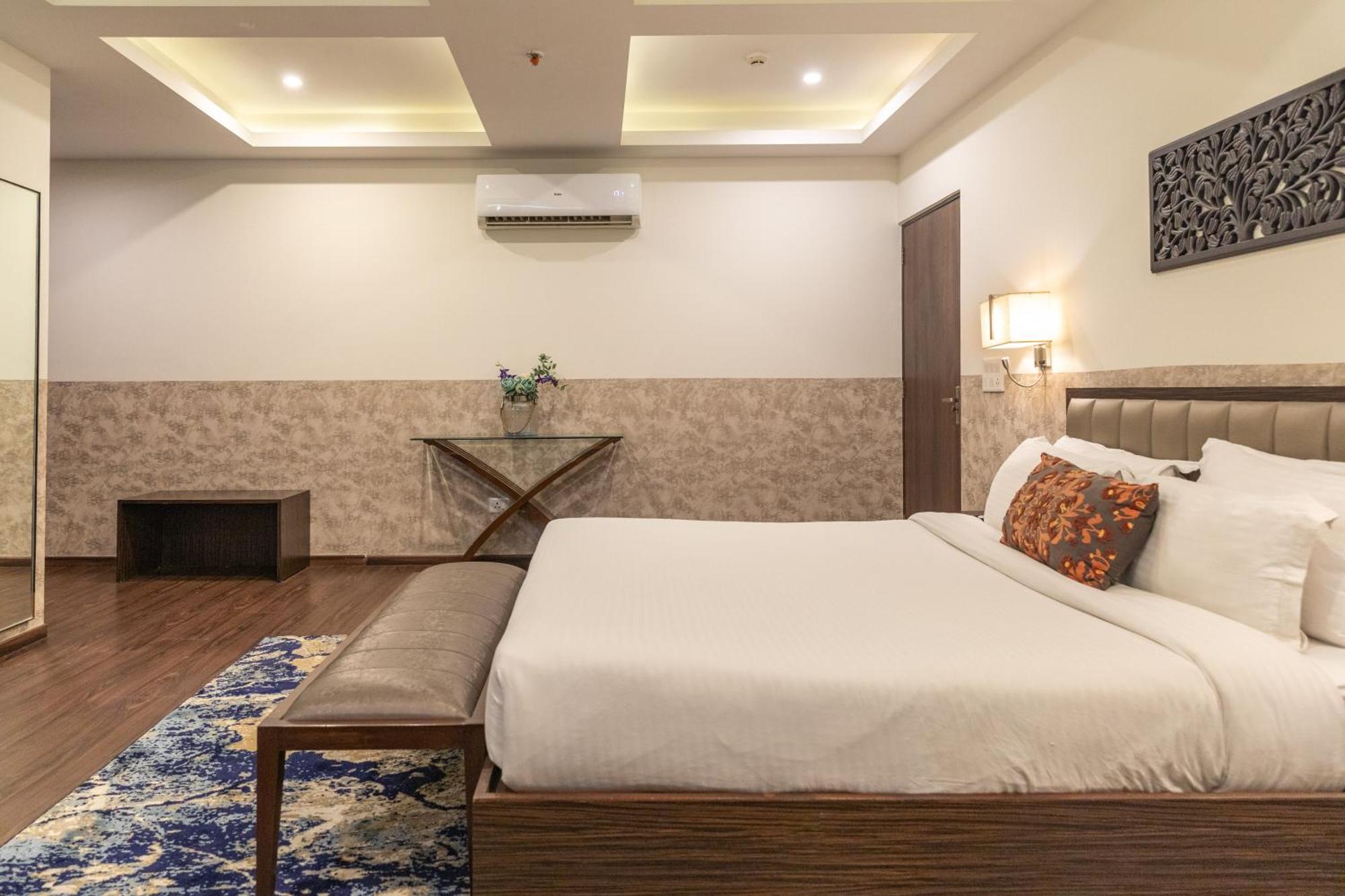 Hotel Alaya 데라둔 외부 사진