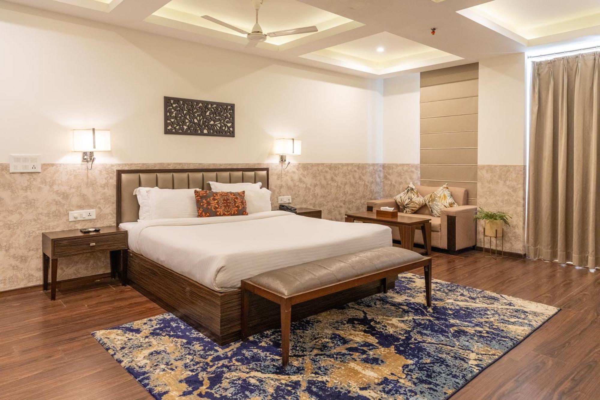 Hotel Alaya 데라둔 외부 사진
