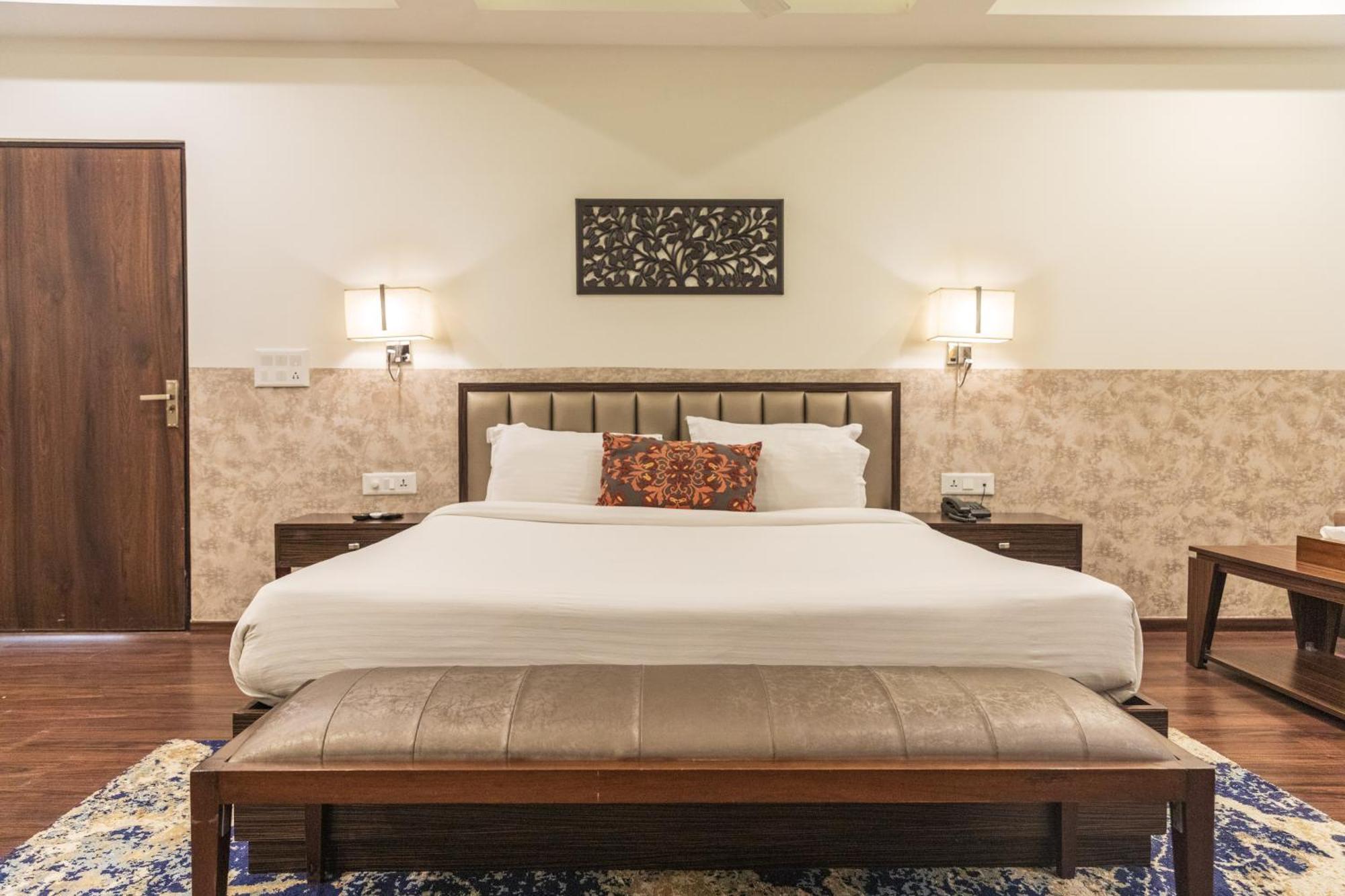 Hotel Alaya 데라둔 외부 사진