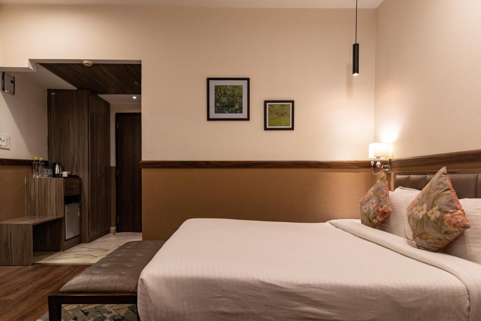 Hotel Alaya 데라둔 외부 사진
